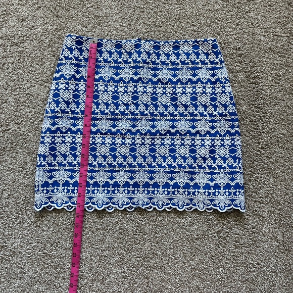 LOFT blue and white embroidered skirt - Picture 5 of 7